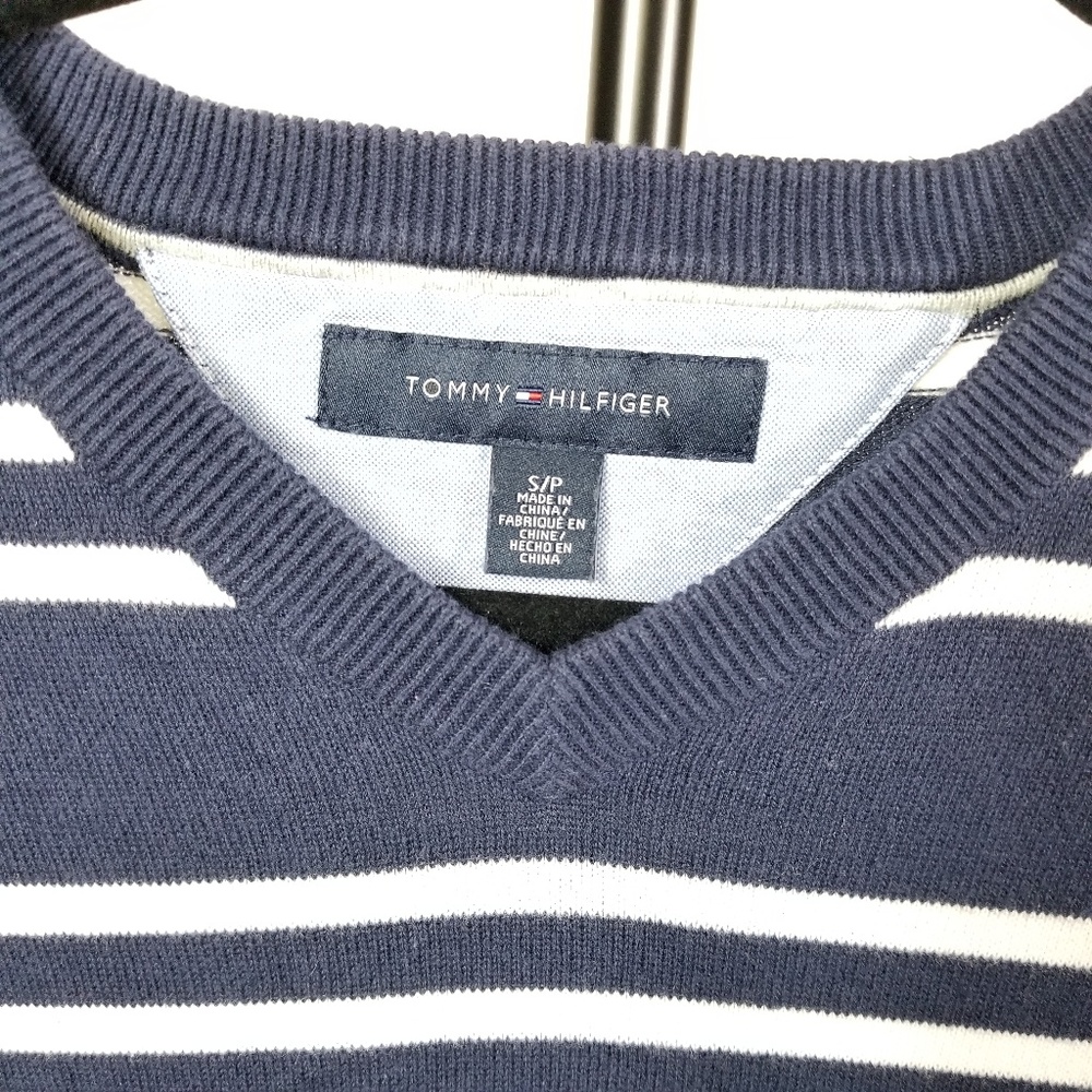 Tommy Hilfiger sweater - Picture 2 of 4